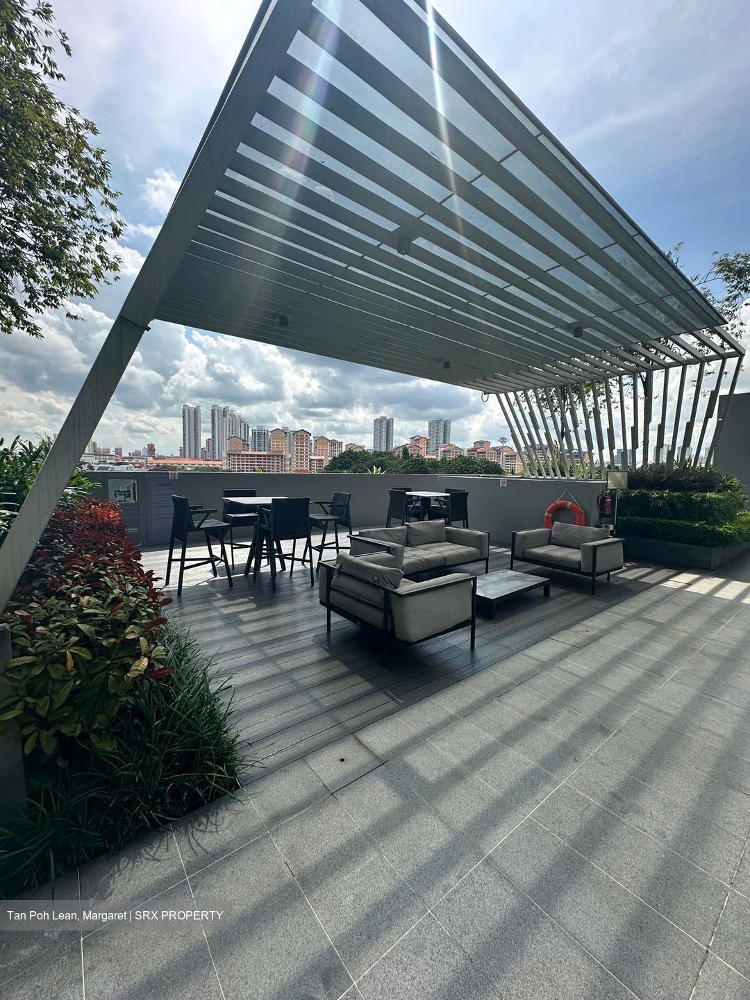 Sky Vue (D20), Condominium #575385261